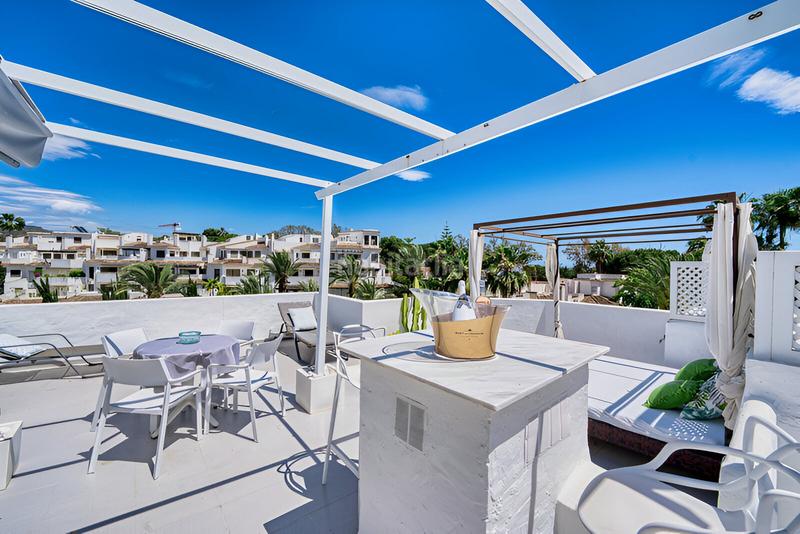 Foto 000cedad-aa41-4cc5-b971-6b3fd05aff3c. Dachwohnung mit parking pool in Elviria Marbella