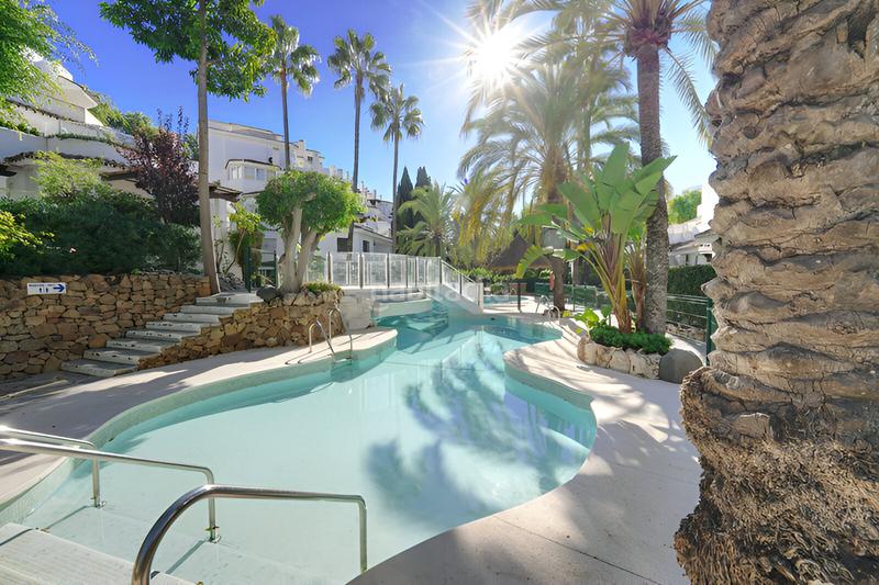 Foto 89e146a9-dbc6-4ca3-aba0-c3bdc7937ef7. Dachwohnung mit parking pool in Elviria Marbella