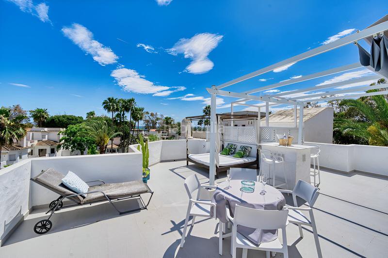 Foto ace0806e-4097-474a-a167-eaf39b755026. Dachwohnung mit parking pool in Elviria Marbella