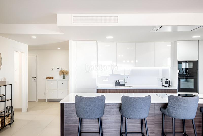 Foto 4ec74b15-f2f8-4cbe-bf66-c5f76115f2d9. Apartament amb calefacció aparcament piscina a la cala Mijas Mijas