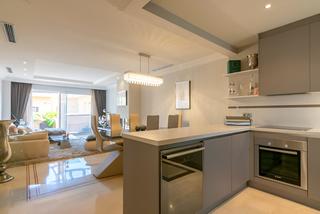Apartament a Nueva Andalucía centro. Ático en venta en nueva andalucía