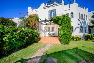 Maison jumelée à Nueva Andalucía centro. Casa adosada en venta en nueva andalucía