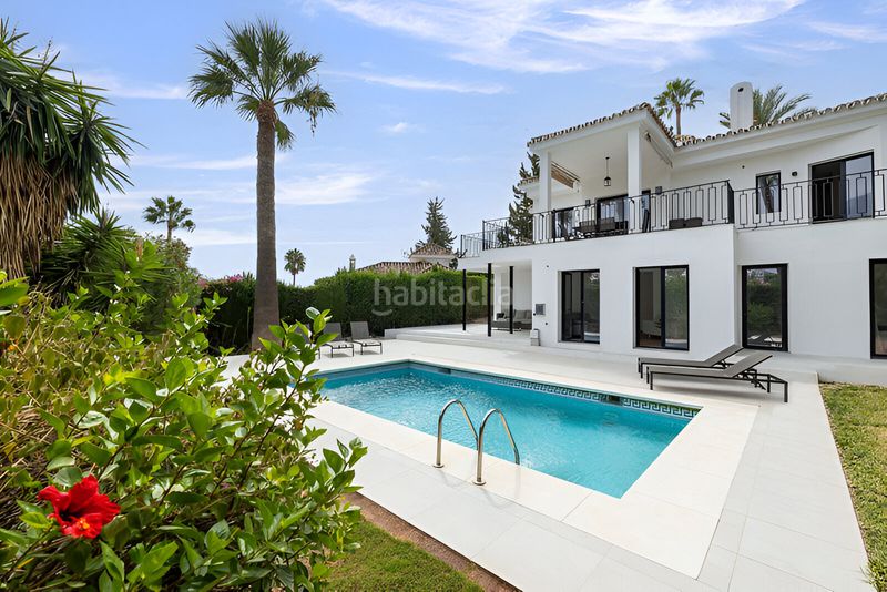 Foto 2fac8ed8-c3f4-45d3-af17-c9127dc0f7fb. Casa amb aparcament piscina a Nueva Andalucía centro Marbella