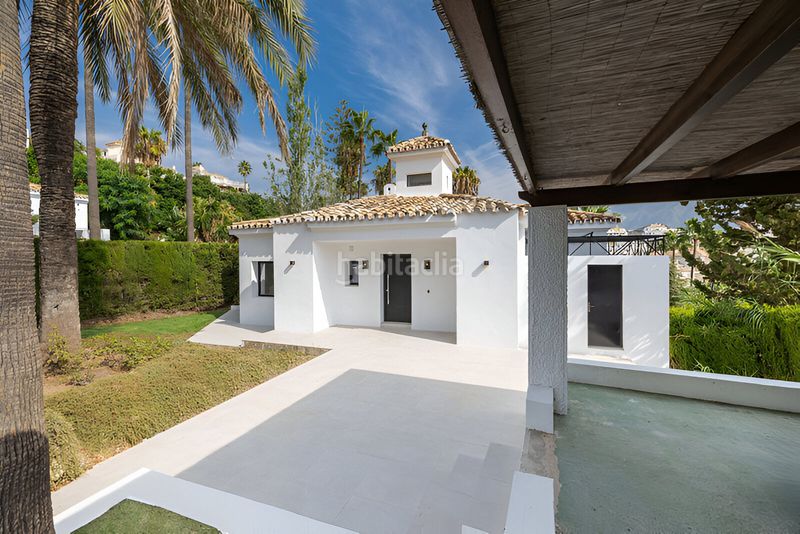 Foto af522eac-12b4-4ecc-b6f9-fb6d197ba9ef. Casa amb aparcament piscina a Nueva Andalucía centro Marbella