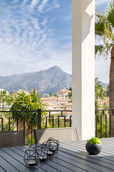 Foto b97ea2ef-9c6c-4837-b89e-276b1784469f. Casa amb aparcament piscina a Nueva Andalucía centro Marbella