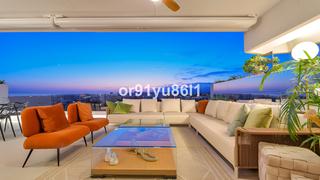 Apartament a Puente Romano. Apartamento de planta media en venta en la milla de oro