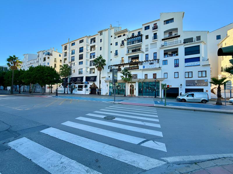 Foto 2adc2962-d455-49b1-81d8-fdad0f1ece3a. Apartamento  en planta media en venta en Puerto Banús en Marbella