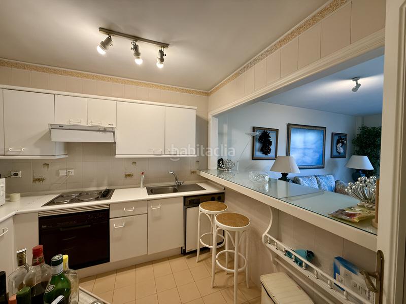 Foto 9c231835-9190-4c6d-ac70-96c9a4f2cacb. Apartamento  en planta media en venta en Puerto Banús en Marbella