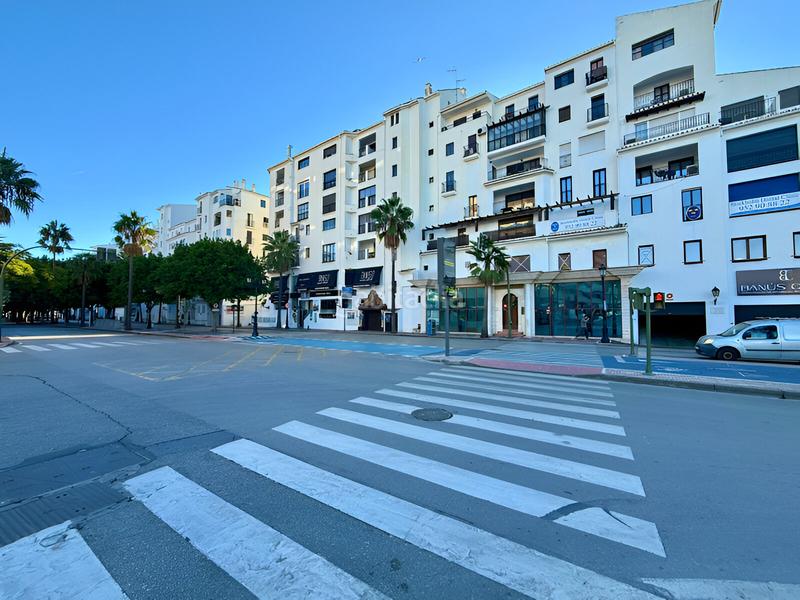 Foto ca46ca32-b6d1-432f-801e-4520feab098a. Apartamento  en planta media en venta en Puerto Banús en Marbella