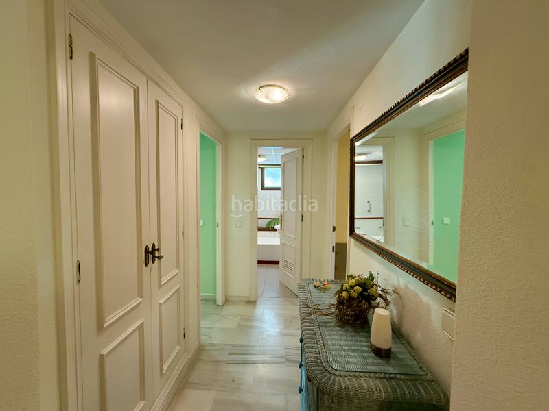 Foto fc984726-17d6-4259-878c-ee17ed2870fe. Apartamento  en planta media en venta en Puerto Banús en Marbella