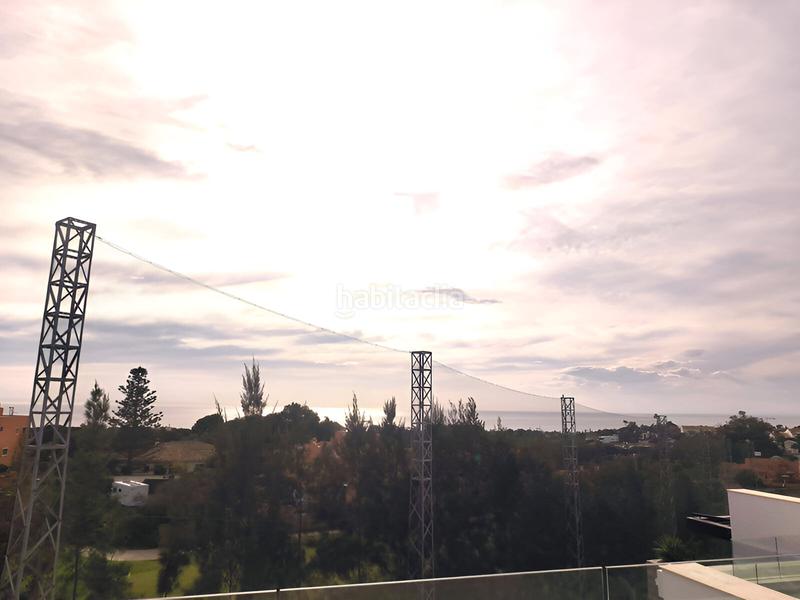 Foto 91cac573-79c8-47b3-bf13-754174055f54. Ático  dúplex en venta en cabopino en Cabopino - Artola Marbella