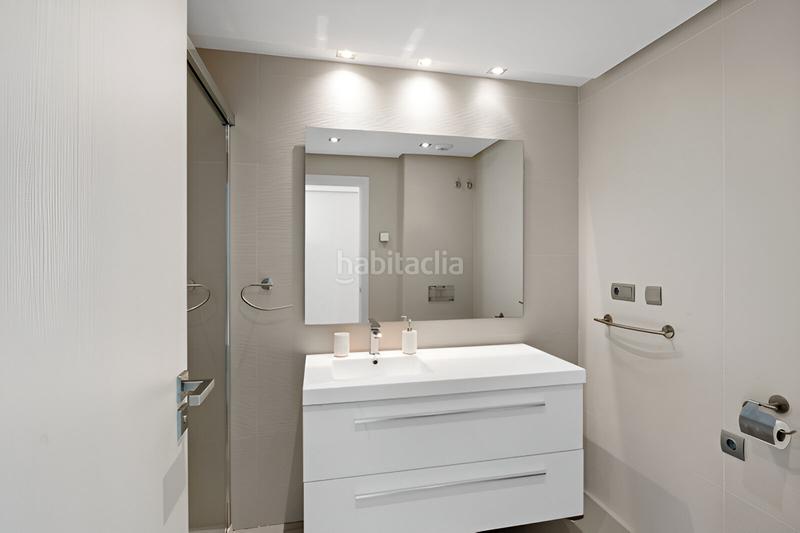 Foto 523f5852-3b6f-428d-88f1-9d4b3fc5ea56. Ático  en venta en Playa Bajadilla - Puertos Marbella