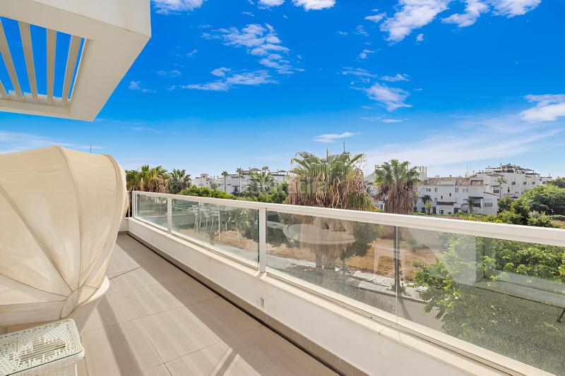 Foto 7f693764-a468-4659-9b0a-74caf0bb7bf0. Ático  en venta en Playa Bajadilla - Puertos Marbella