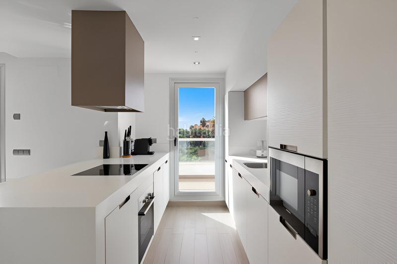 Foto 9013bd68-2c68-4e60-8975-f82745c43818. Ático  en venta en Playa Bajadilla - Puertos Marbella