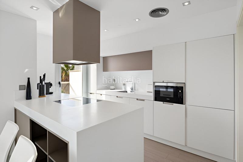 Foto bbbac2ae-2192-421b-bb94-e5ae6f795d0d. Ático  en venta en Playa Bajadilla - Puertos Marbella
