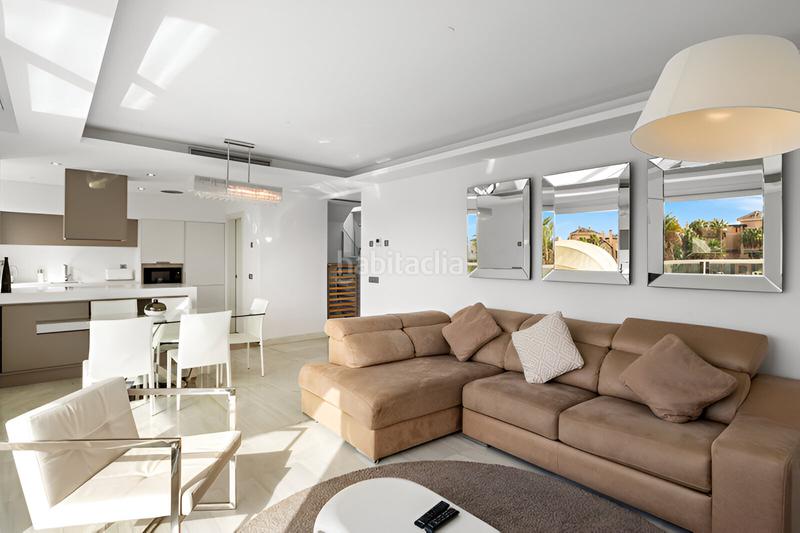 Foto ee6fb66e-6400-4cca-8761-74b32d1fd93d. Ático  en venta en Playa Bajadilla - Puertos Marbella