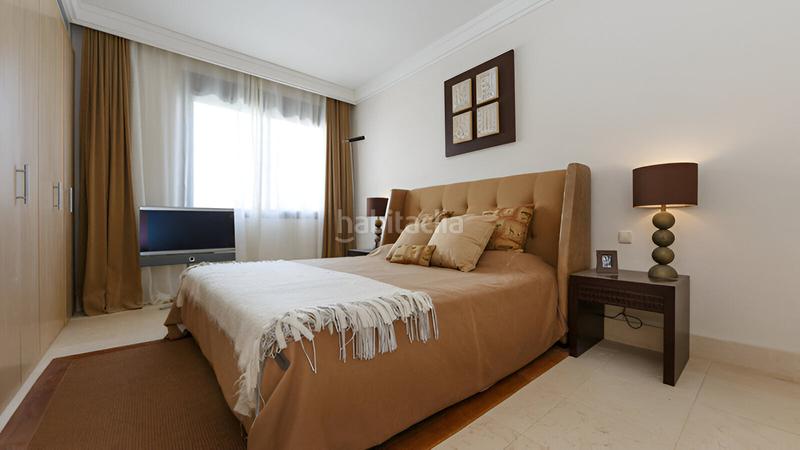 Foto 2f20e8f8-dede-4ca9-9fcc-19ff51e16aba. Ático  en venta en Playa Bajadilla - Puertos Marbella
