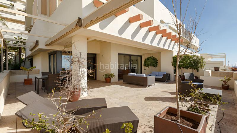 Foto b5ce7415-7d83-4a2b-a553-b9f20d987283. Ático  en venta en Playa Bajadilla - Puertos Marbella