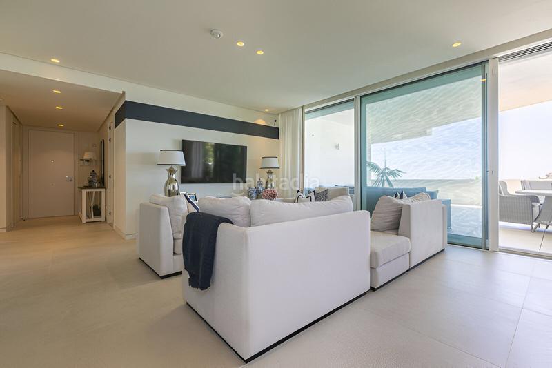 Foto ecc0db3b-9c30-4bae-b35d-ad026f75a8ec. Planta baja apartamento en planta baja en venta en Marbella