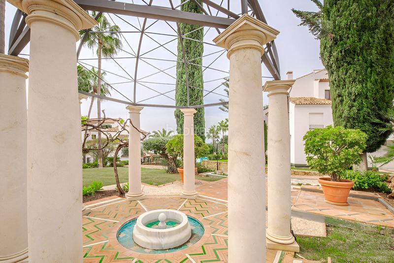 Foto 046c2912-d2a8-4c0c-9ab7-e551a0bf4c61. Ground floor with parking pool in Puente Romano Marbella