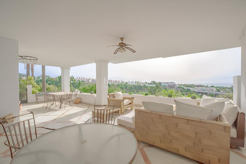 Foto 93070599-527a-4389-84c5-779c7bcbe4e5. Ground floor with parking pool in Puente Romano Marbella