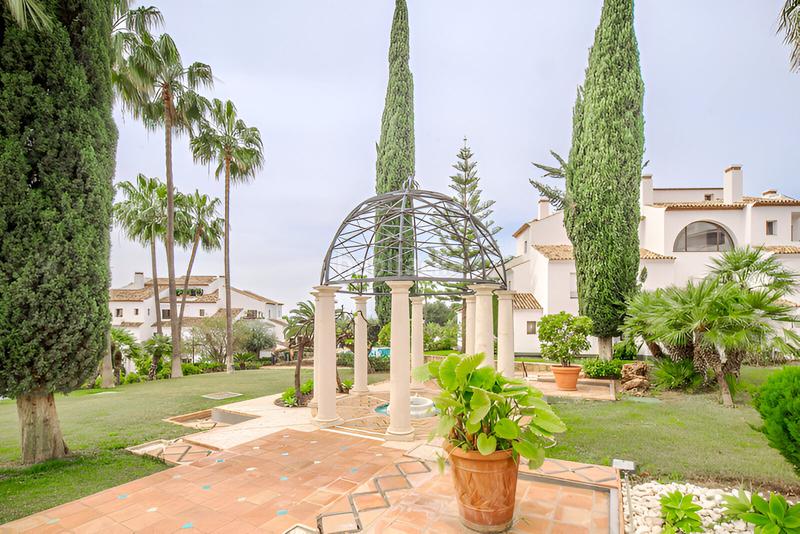 Foto cb5c9e71-3f28-4930-9191-8404c288dfc1. Ground floor with parking pool in Puente Romano Marbella