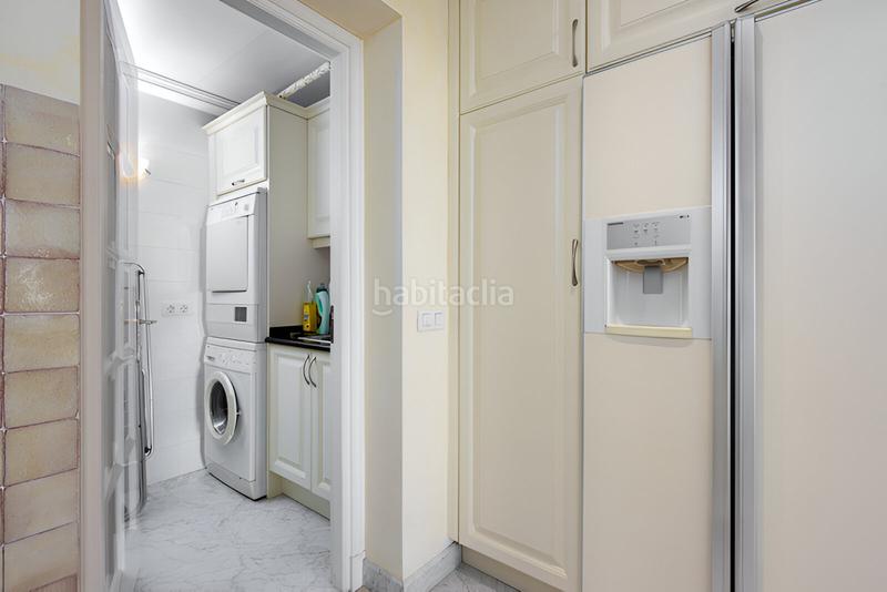 Foto 2741bdfd-3e3f-44aa-a76e-4a16ee36f4e7. Apartament amb aparcament piscina a Puente Romano Marbella