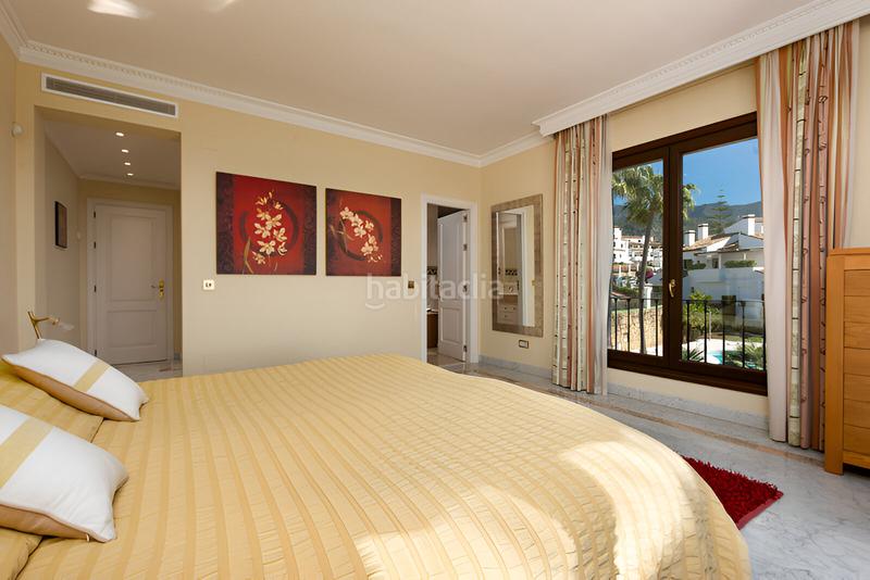 Foto b7097a9b-ff8b-45c0-be29-401bbb978833. Apartamento  en planta media en venta en the golden mile en Marbella