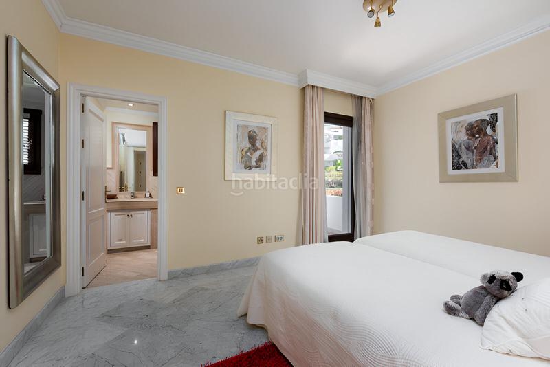 Foto c6bcb859-c3b6-4b4e-8bc0-dab2654006d1. Apartament amb aparcament piscina a Puente Romano Marbella