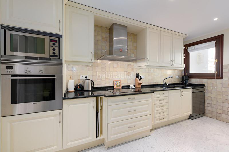 Foto d0a07473-235d-437b-bc3a-f48acdf9e309. Apartament amb aparcament piscina a Puente Romano Marbella