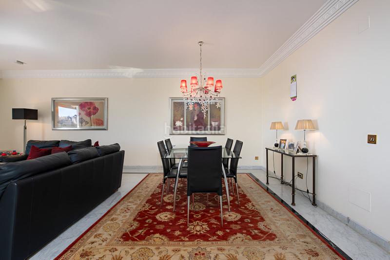 Foto d47cb392-4c01-4555-8eb1-45b871de7b6f. Apartamento  en planta media en venta en the golden mile en Marbella