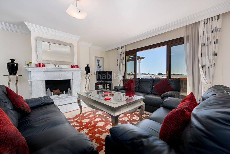 Foto f96aa523-c93a-4eed-ab8c-aae4e0bd246a. Apartament amb aparcament piscina a Puente Romano Marbella