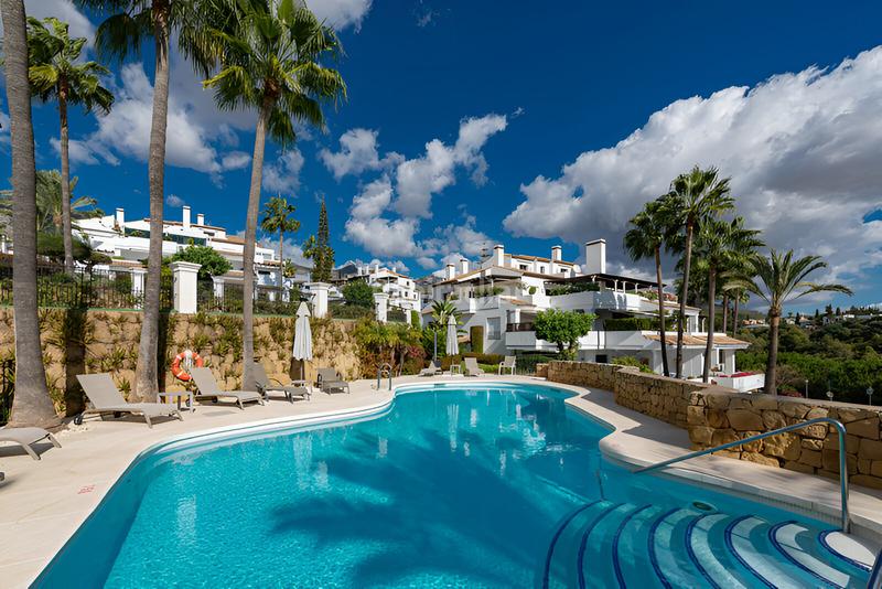 Foto fbb5519a-5e9c-4b2f-94c3-c1ef2c4856f3. Apartament amb aparcament piscina a Puente Romano Marbella