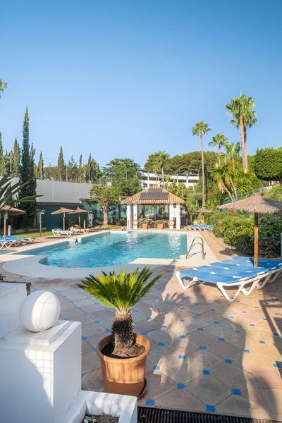 Foto 688f413d-4994-4ca0-8495-cfde8c7755c8. Àtic amb calefacció aparcament piscina a Nueva Andalucía centro Marbella