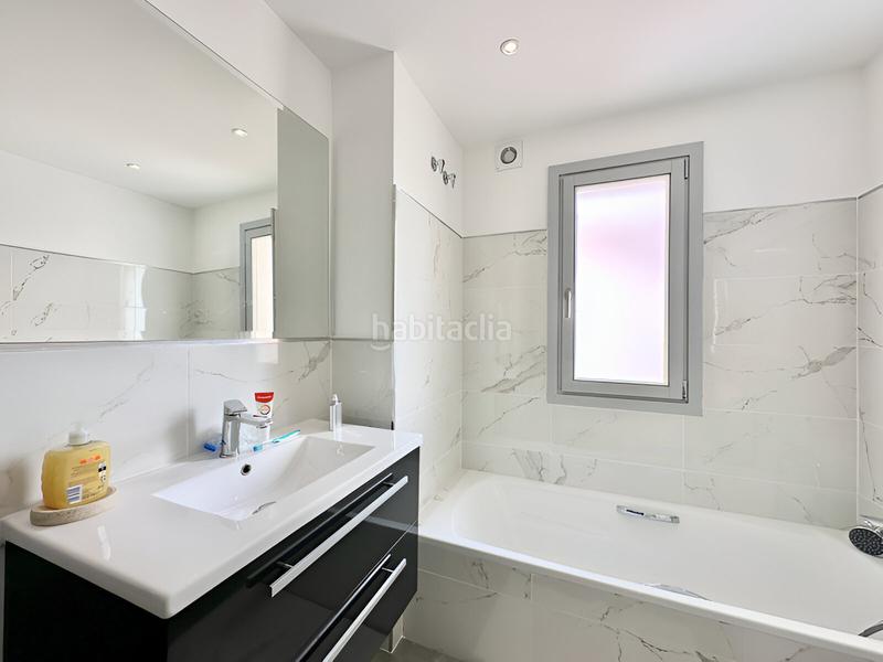 Foto 9ae85427-c5fc-4a82-ba05-ac2d947daf5a. Casa pareada chalet adosado en venta en el paraíso en Estepona