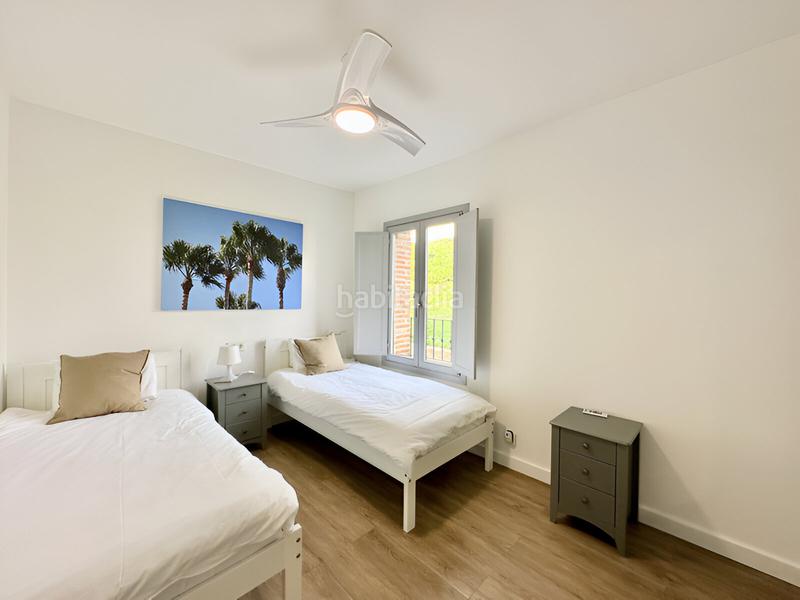 Foto b39ab6ad-f284-4501-9258-96be746f7e5a. Casa pareada chalet adosado en venta en el paraíso en Estepona