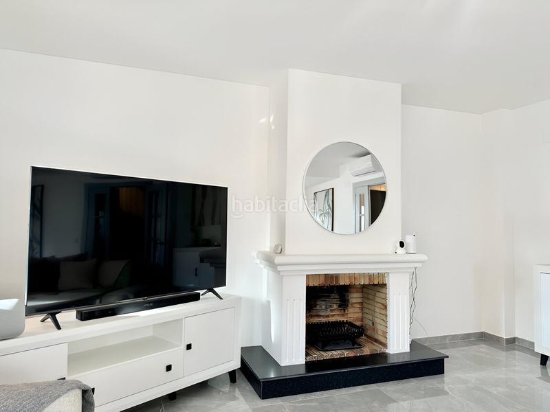 Foto b9eee101-6430-4c86-a2d6-0612bd697d7a. Casa pareada chalet adosado en venta en el paraíso en Estepona
