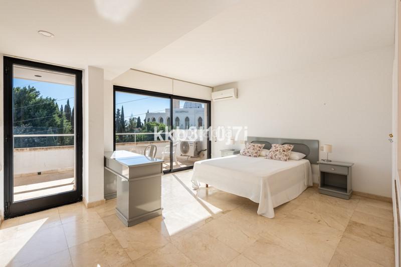 Foto 83ed90b1-e729-42cf-b720-038ab54fa745. Reihenhaus mit parking pool in Puente Romano Marbella