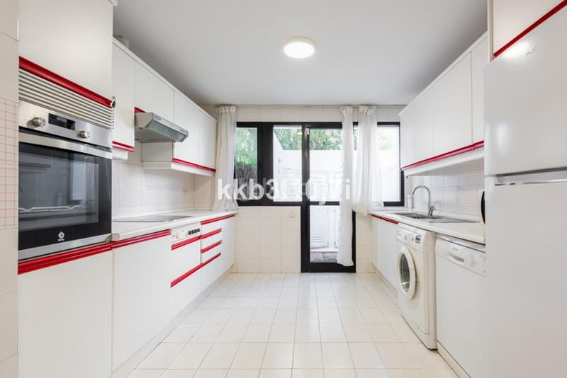 Foto cc46ab8c-10d0-4048-9fb6-0034abeb9289. Reihenhaus mit parking pool in Puente Romano Marbella