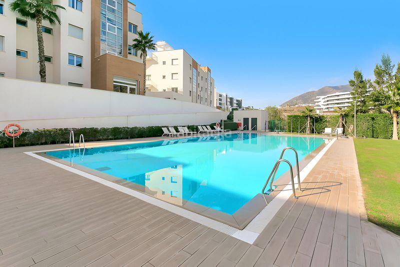 Foto 69a2e9bc-ff36-44e3-9146-a9f6ffd06728. Apartament amb calefacció aparcament piscina a Puerto Deportivo Fuengirola
