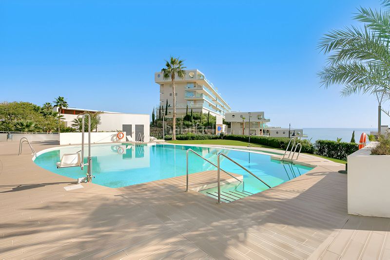 Foto 800fa183-2345-4287-a036-b1b8cf3a6367. Apartament amb calefacció aparcament piscina a Puerto Deportivo Fuengirola