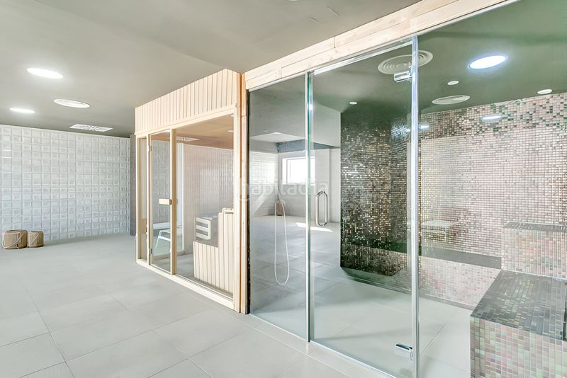 Foto d3f93ee9-d2f6-4e73-89f1-8f6753686b6c. Apartament amb calefacció aparcament piscina a Puerto Deportivo Fuengirola
