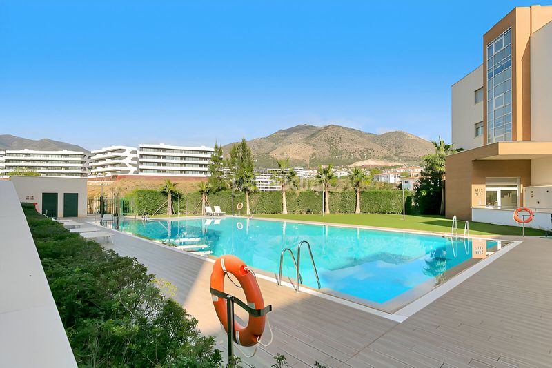 Foto fb0ab610-8521-40dd-9782-f123df0e81c2. Apartament amb calefacció aparcament piscina a Puerto Deportivo Fuengirola