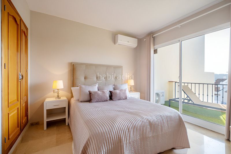 Foto 5283a314-8655-4b4b-8573-ccbee9d99394. Àtic amb aparcament piscina a Nueva Andalucía centro Marbella