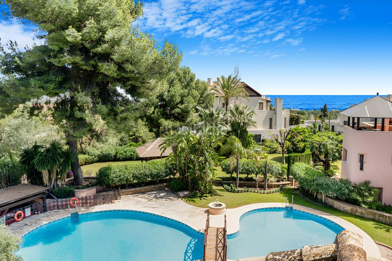 Foto 4e7d22f6-ec8b-4653-8ce0-bf449cc0da72. Reihenhaus mit parking pool in Puente Romano Marbella