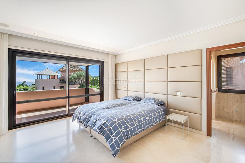 Foto 9b864979-7141-439e-8d3b-bc8987b89737. Reihenhaus mit parking pool in Puente Romano Marbella