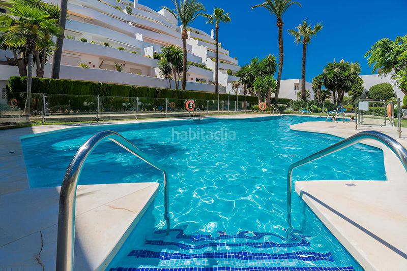 Foto 04d838fb-018d-453e-8b4e-c99a613e1ca1. Àtic amb aparcament piscina a Nueva Andalucía centro Marbella