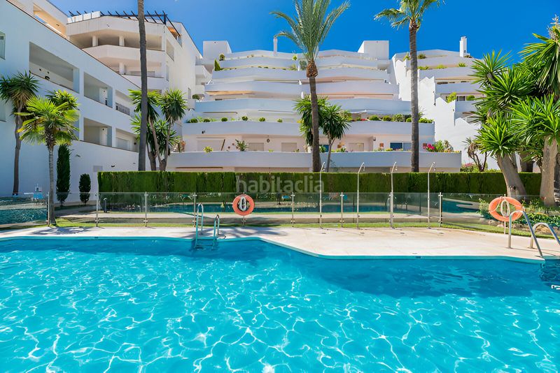Foto 7da68bf7-e2a4-4095-af3b-53cfe63df28e. Àtic amb aparcament piscina a Nueva Andalucía centro Marbella
