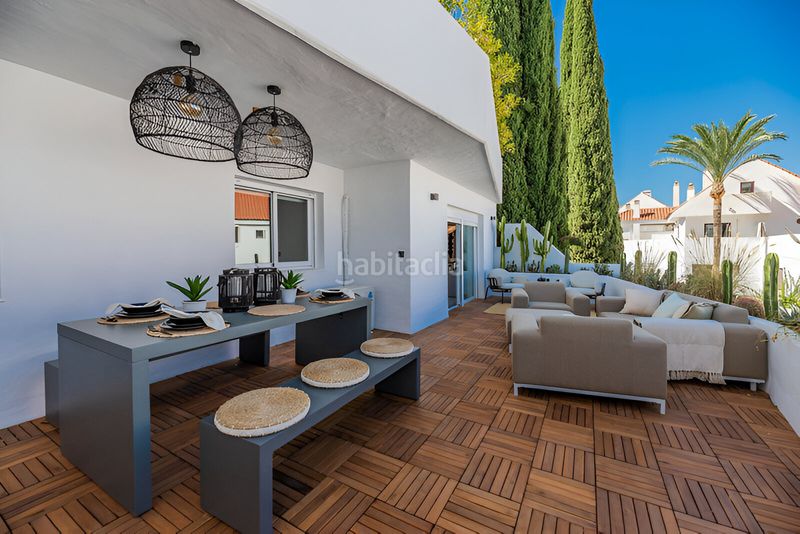Foto e597fb31-6a49-4236-aa6a-0314e7c03a8a. Àtic amb aparcament piscina a Nueva Andalucía centro Marbella