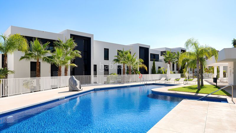 Foto 9d06102d-da69-4e73-9c2b-e6ef0d5d45e3. Apartament amb aparcament piscina a Nueva Andalucía centro Marbella
